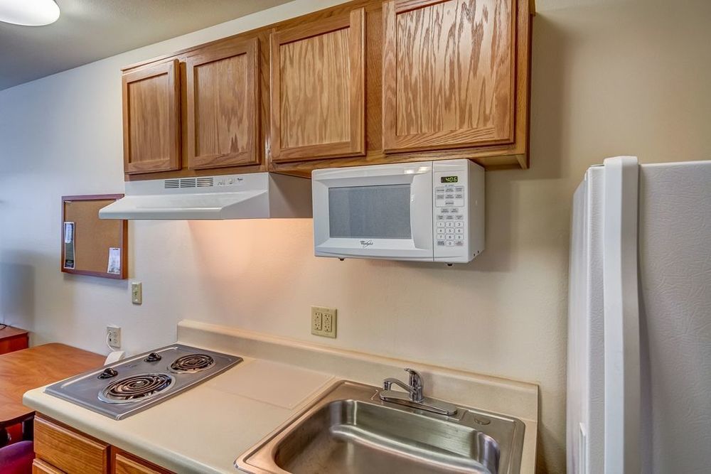 Woodspring Suites St Louis Arnold Room photo